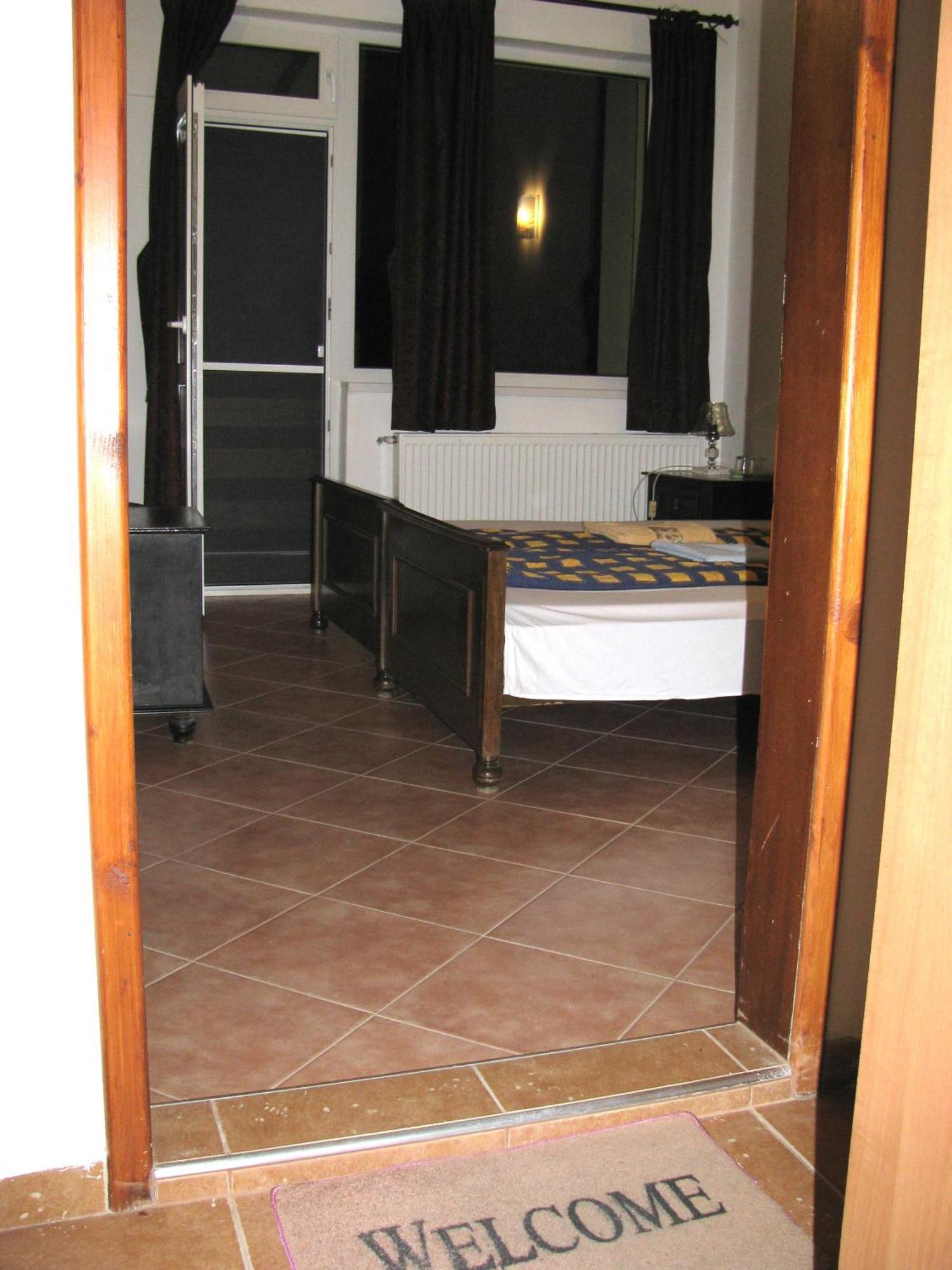 Guest House Familia Samovodene Eksteriør billede